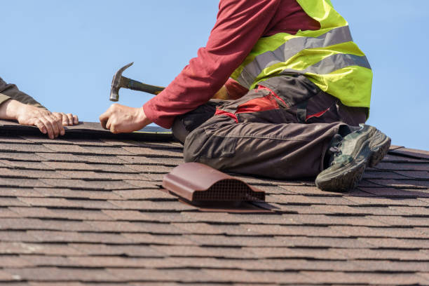 Best Emergency Roof Repair  in Lindstrom, MN